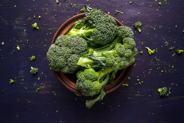 Fresh raw broccoli — Stock Photo, Image