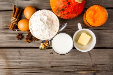 Geleneksel bir kabak pasta yapmak için malzemelerin seçimi 