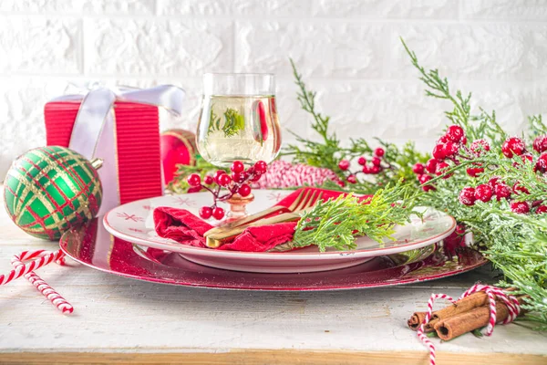 Weihnachten Oder Neujahr Tischdecken Platz Für Ein Weihnachtsessen Auf Hölzernem — Stockfoto