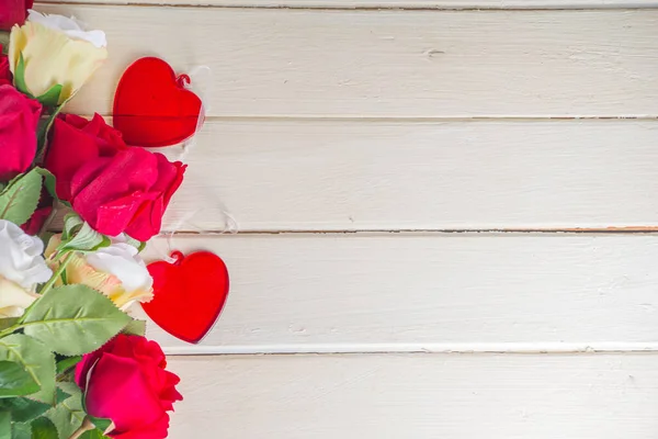 Fundo Madeira Com Rosas Corações Dia Dos Namorados Aniversário Fundo — Fotografia de Stock