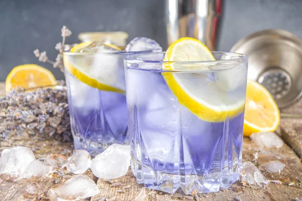 Coquetel Alcoólico Lavanda Limonada Lavandula Com Limão Mel Fundo Madeira — Fotografia de Stock