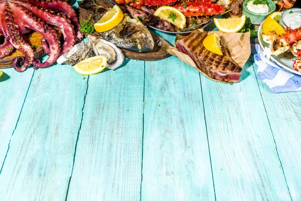 Surtido Diversos Alimentos Barbacoa Parrilla Mediterránea Pescado Pulpo Camarones Cangrejo —  Fotos de Stock