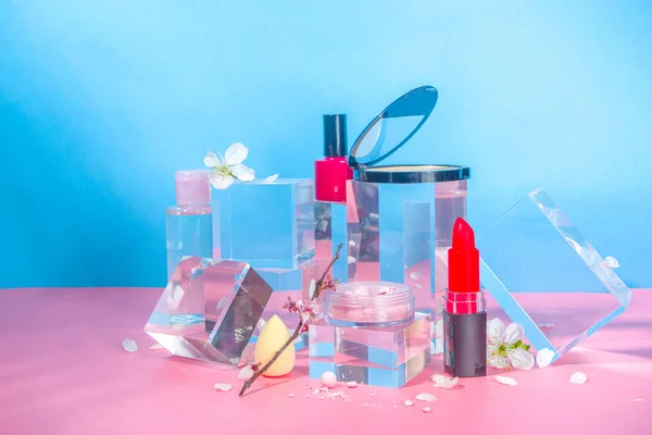 Szépségápolás Smink Kozmetikumok Átlátszó Üveg Talapzat Pódiumokon Gúnyolódni Egy Élénk — Stock Fotó