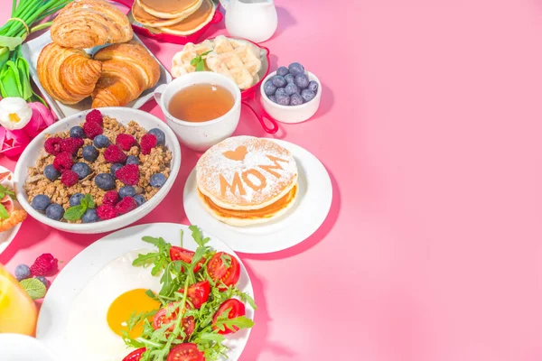 Dzień Matki Brunch Restauracja Koncepcja Zaproszenia Różne Mamy Womans Day — Zdjęcie stockowe