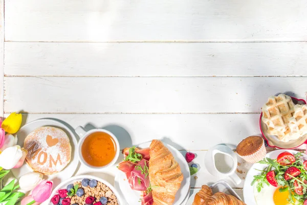 Dzień Matki Brunch Restauracja Koncepcja Zaproszenia Różne Mamy Womans Day — Zdjęcie stockowe