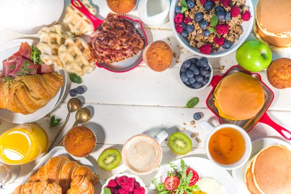 Vari Cibi Tradizionali Colazione Uova Fritte Con Pancetta Muesli Avena — Foto Stock