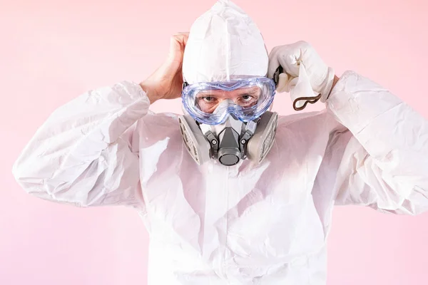Enfermera Masculina Con Traje Protector Ropa Trabajo Con Gafas Protectoras — Foto de Stock