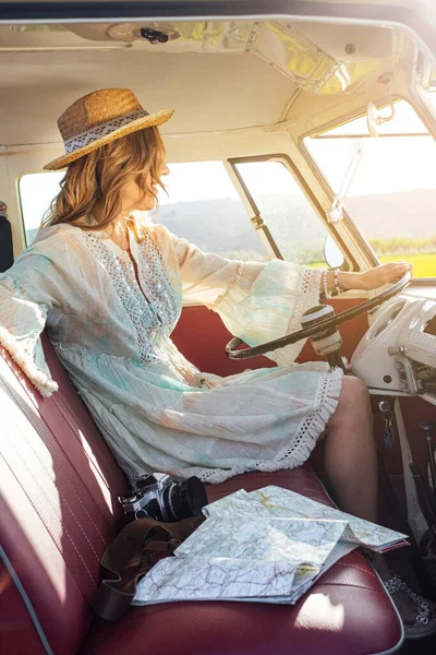 Woman Driving Old Pickup Truck Sunny Day — Stock Photo, Image