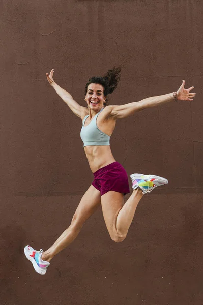 Atlayan Kadın Sporcunun Portresi Sağlıklı Yaşam Konsepti — Stok fotoğraf