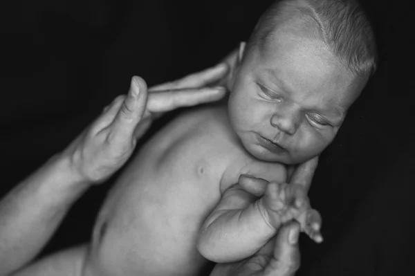 Bebê recém-nascido com a mãe — Fotografia de Stock