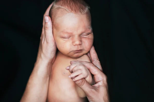 Bebê recém-nascido com a mãe — Fotografia de Stock