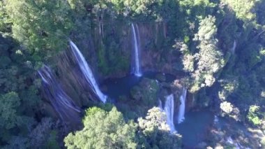 Görüntülemek Thi lo su Waterfalls.Umphang Tak Thailand.Aerial.