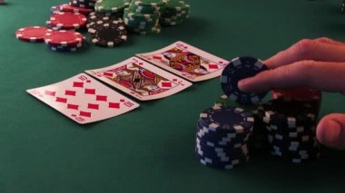Poker oyuncusu sinir ve bir bahis Poker yapar