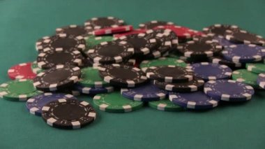 Çift as. Cips ve Showdown