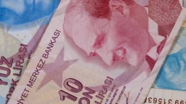 İlk Cumhurbaşkanı Mustafa Kemal Atatürk 'ün kırmızı 10 lira banknotu üzerine yazdığı monogram