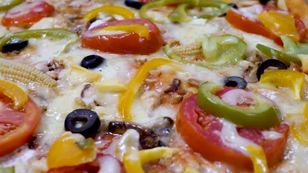 Pyszny smak gorącej pizzy — Wideo stockowe