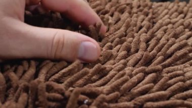Kahverengi mikro fiber halı makro