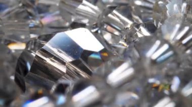 Güzel elmas kırıcı ışık canlı gökkuşağı renklerinde