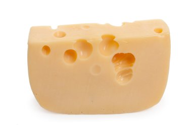 Beyaz arka planda izole edilmiş bir peynir parçası