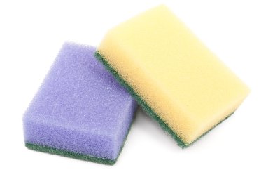 Yıkama ve mutfak gereçleri, üzerinde izole temizliği için sünger bir 