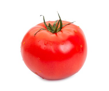 Beyaz izole su damlaları ile kırmızı domates