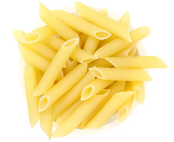 Pasta noodles in ronde plaat geïsoleerd op een witte close-up top vi — Stockfoto