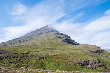 Berufjordur 'daki Mountain Bulandstindur, Doğu İzlanda