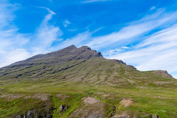 Mountain Bulandstindur Berufjordur Het Oosten Van Ijsland — Stockfoto