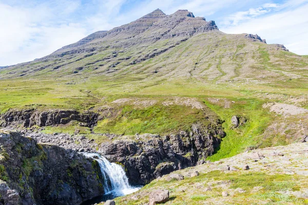 Mountain Bulandstindur Berufjordur Leste Islândia — Fotografia de Stock