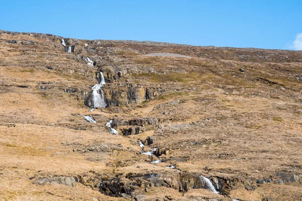 Cachoeira Nas Colinas Vale Fljotsdalur Leste Islândia Dia Ensolarado — Fotografia de Stock
