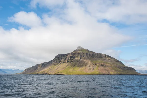 Reydarfjall Βουνό Και Vattarnes Γαίες Διαφάνειες Στην Ανατολική Ισλανδία — Φωτογραφία Αρχείου