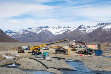 Steinavotn, İzlanda - 16 Mayıs. 2020: Köprü inşaatı