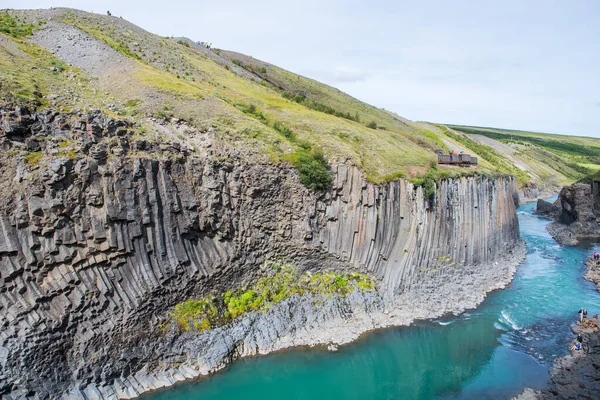 Jokuldalur Islandia Agosto 2020 Turistas Disfrutando Del Cañón Studlagil Río — Foto de Stock