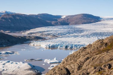 Hoffellsjokull Buzulu ve Lagün Güney İzlanda 'daki Vatnajokull Ulusal Parkı' nın bir parçası.