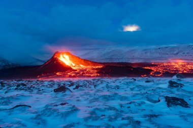 İzlanda 'daki Reykjanes Yarımadası' ndaki Fagradalsfall Dağı 'ndaki Geldingadalir yanardağının patlama alanı.