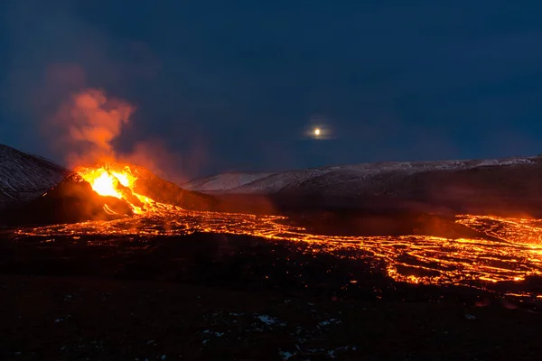 アイスランドのレイキャジェーン半島のファグラダール火山の噴火現場 — ストック写真