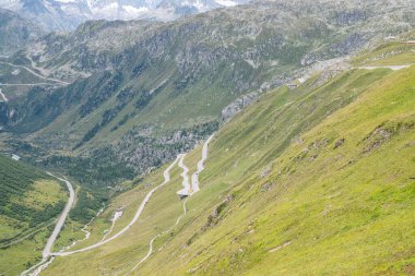 Furka dağından İsviçre 'deki Grimsel dağ geçidine doğru bir görüntü var.