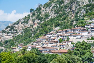 Arnavutluk 'un Berat kentindeki Unesco dünya mirası sahasına bir göz at