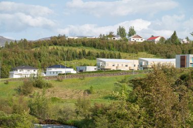 Kuzey İzlanda 'daki Akureyri kasabası manzarası