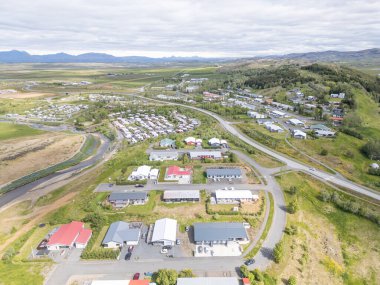 Güney İzlanda 'daki Fludir kasabasının hava manzarası