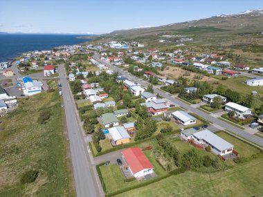 Kuzey İzlanda 'daki Hvammstangi kasabasına bakın