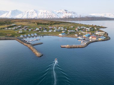 Kuzey İzlanda 'daki Hrisey Adası manzarası