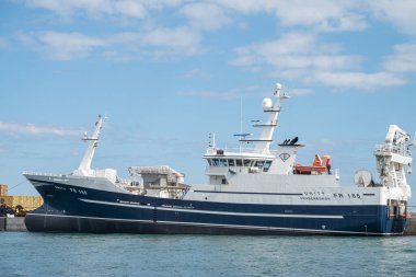 Skagen Danimarka - 4 Haziran. 2024: Limandaki gemiler