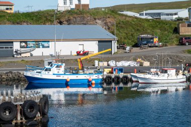 Grimsey İzlanda - 28 Temmuz. 2025: Adanın limanında tekneler