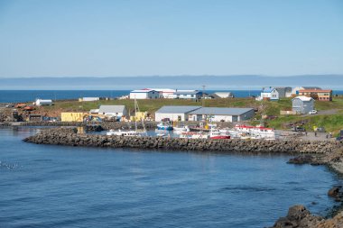 Grimsey İzlanda - 28 Temmuz. 2025: Adanın limanında tekneler