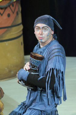 Neden tavşan gözlerini açık uyuyor  