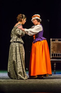 DNIPRO, UKRAINE - NOVEMBER 6, 2020: Moliere 'in Tartuffe Komedisi, Kamenskoye şehrinden Lesya Ukrayna Tiyatrosu üyeleri tarafından sahnelendi.