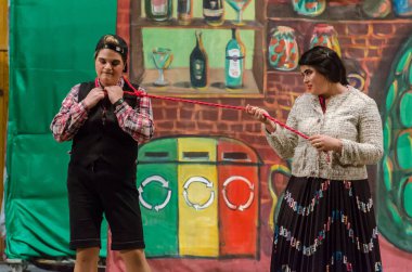 DNIPRO, UKRAINE - 3 Aralık 2020: Dnipropetrovsk Müzik Akademisi üyeleri tarafından sahnelenen Opera Hansel ve Gretel M. Glinka.