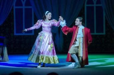 KAM 'YANSKE, UKRAINE - 29 Aralık 2020: Fındıkkıran ve Fare Kral, Kamenskoye şehrinden Lesya Ukrayna Tiyatrosu üyeleri tarafından sahnelendi.