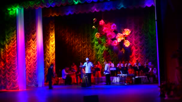 Kamyanske Ukraine Martie 2021 Strauss Carnaval Show Interpretat Membrii Teatrului — Videoclip de stoc